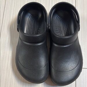 Crocs black Bistro Clogs, 11W/9M